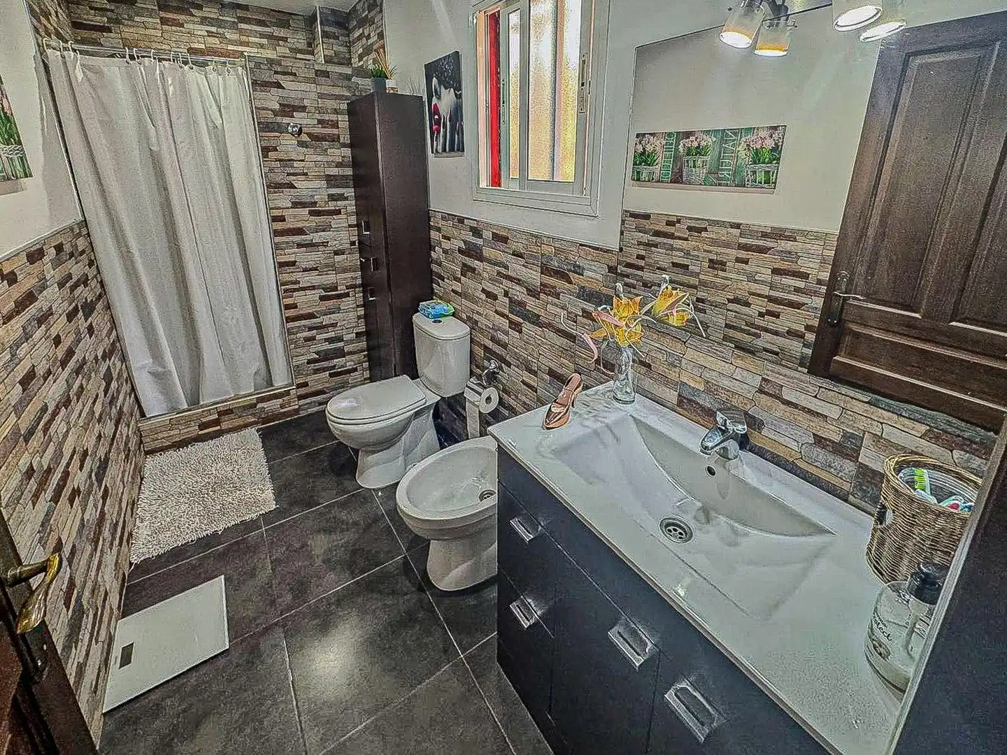 Baño de Casa o chalet en venta en Dos Hermanas con Aire acondicionado, Jardín privado y Trastero