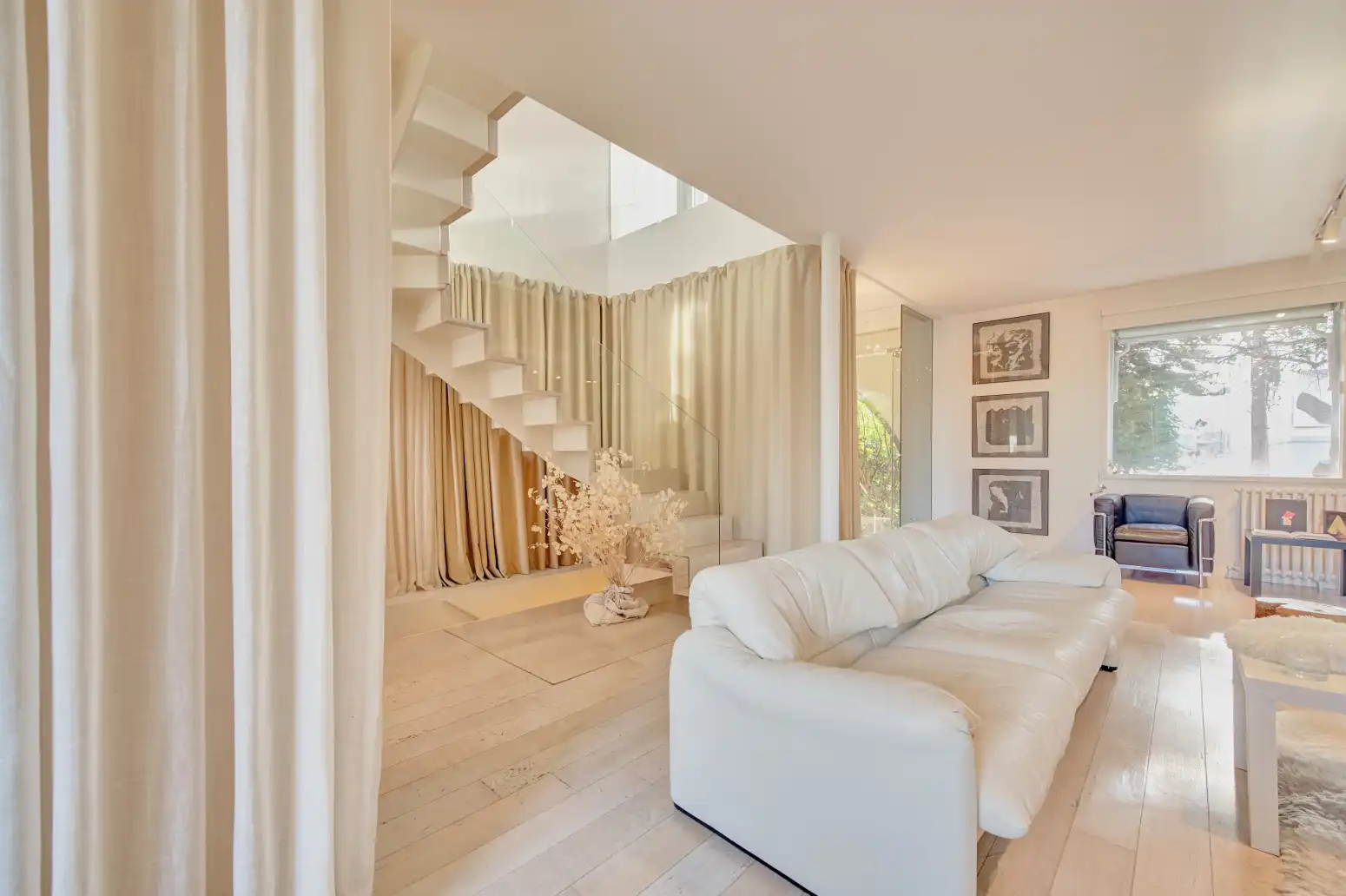 Sala de estar de Casa adosada en venta en  Pamplona / Iruña con Calefacción, Jardín privado y Parquet
