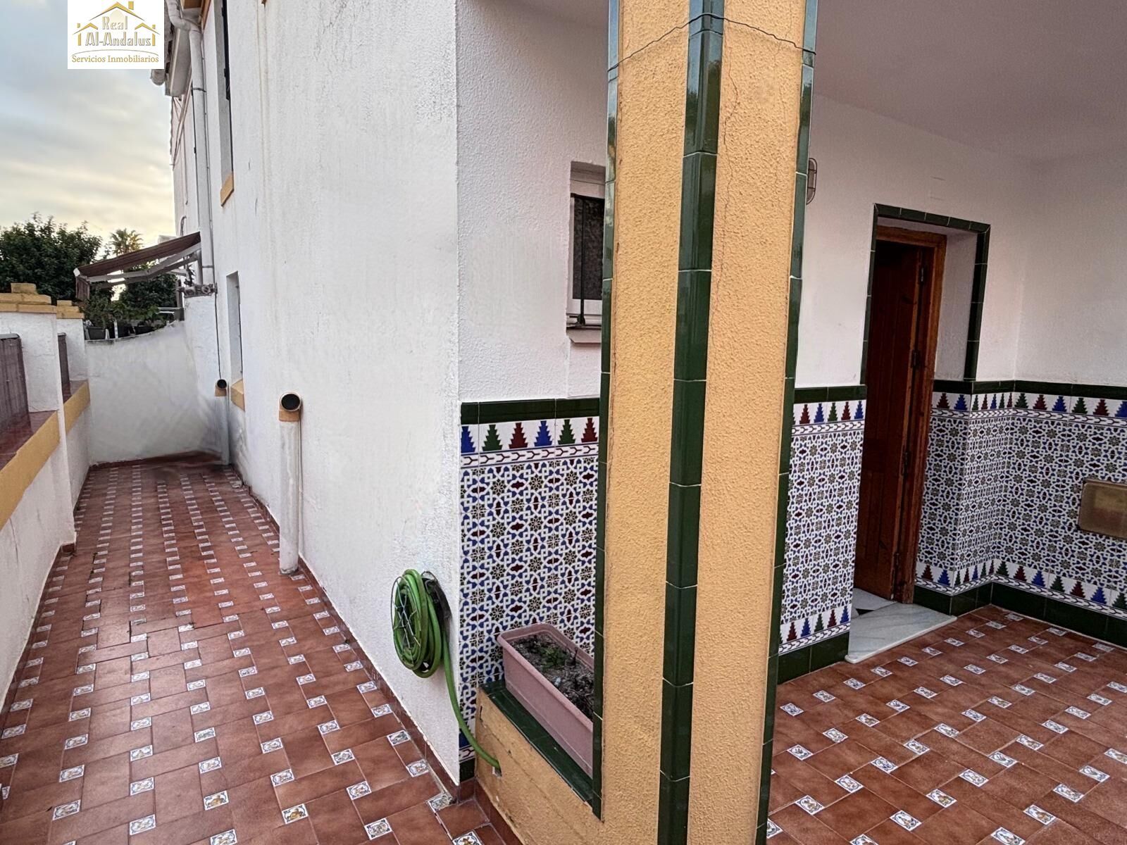 Casa adosada en venda en Puerto Real amb Traster i Balcó
