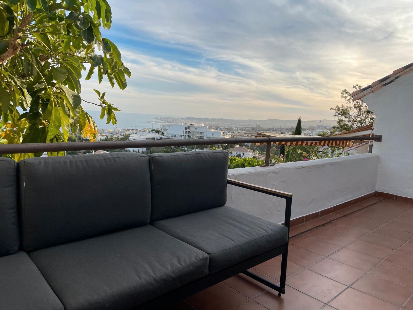 Terrassa de Dúplex de lloguer en Benalmádena amb Aire condicionat, Terrassa i Moblat