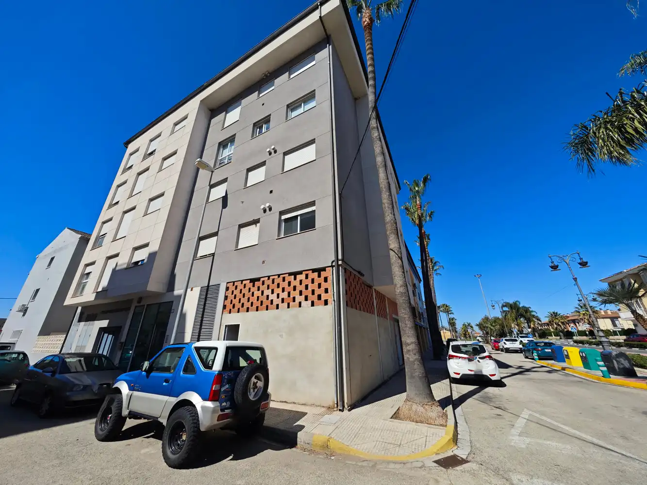 Vista exterior de Local en venta en Miramar