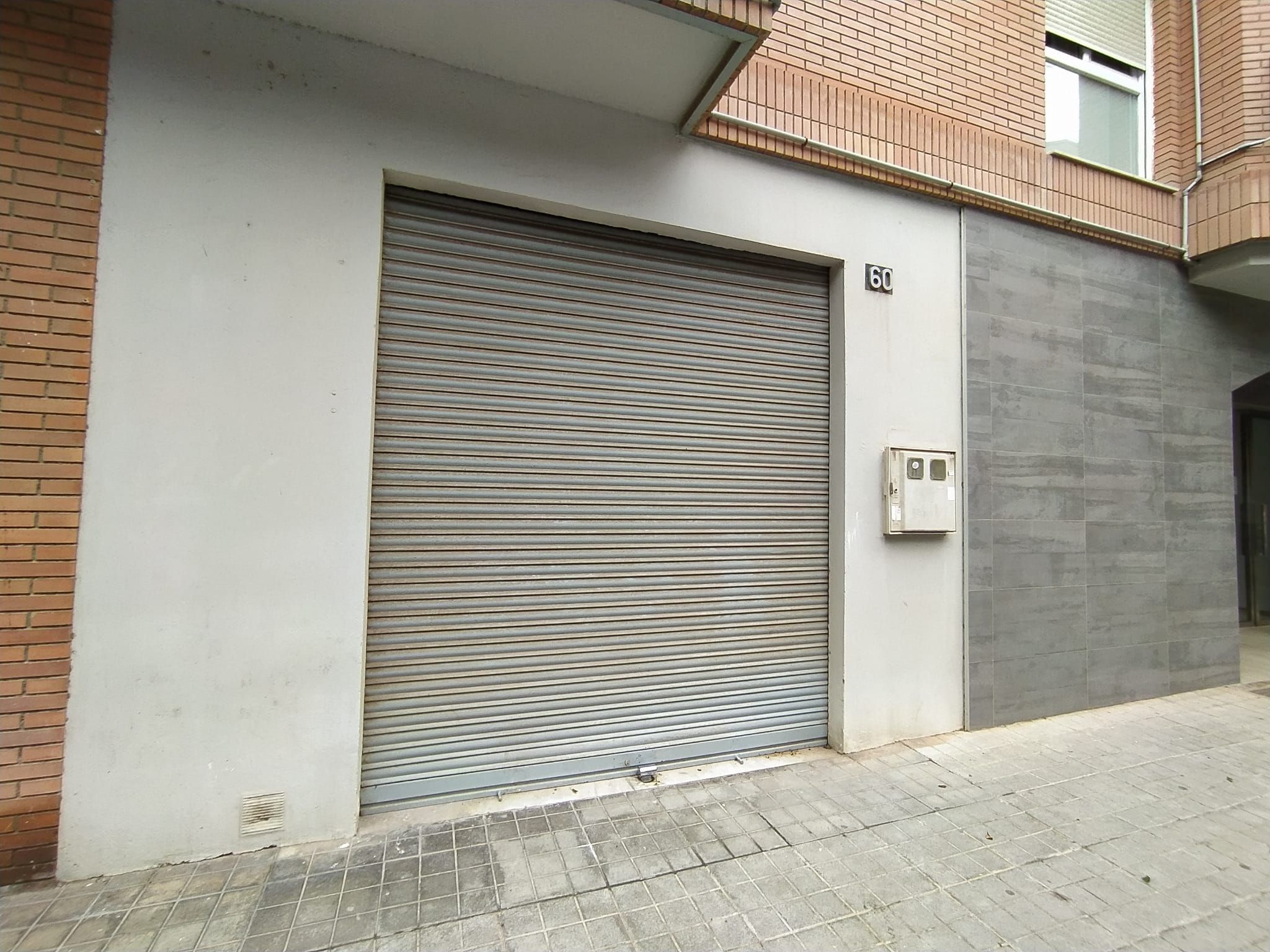 Vista exterior de Local de alquiler en  Almería Capital
