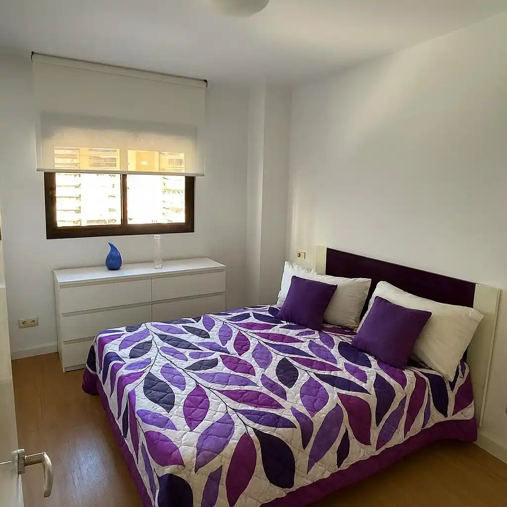 Habitación de Apartamento de alquiler con opción a compra en La Pobla de Farnals con Aire acondicionado, Jardín privado y Trastero