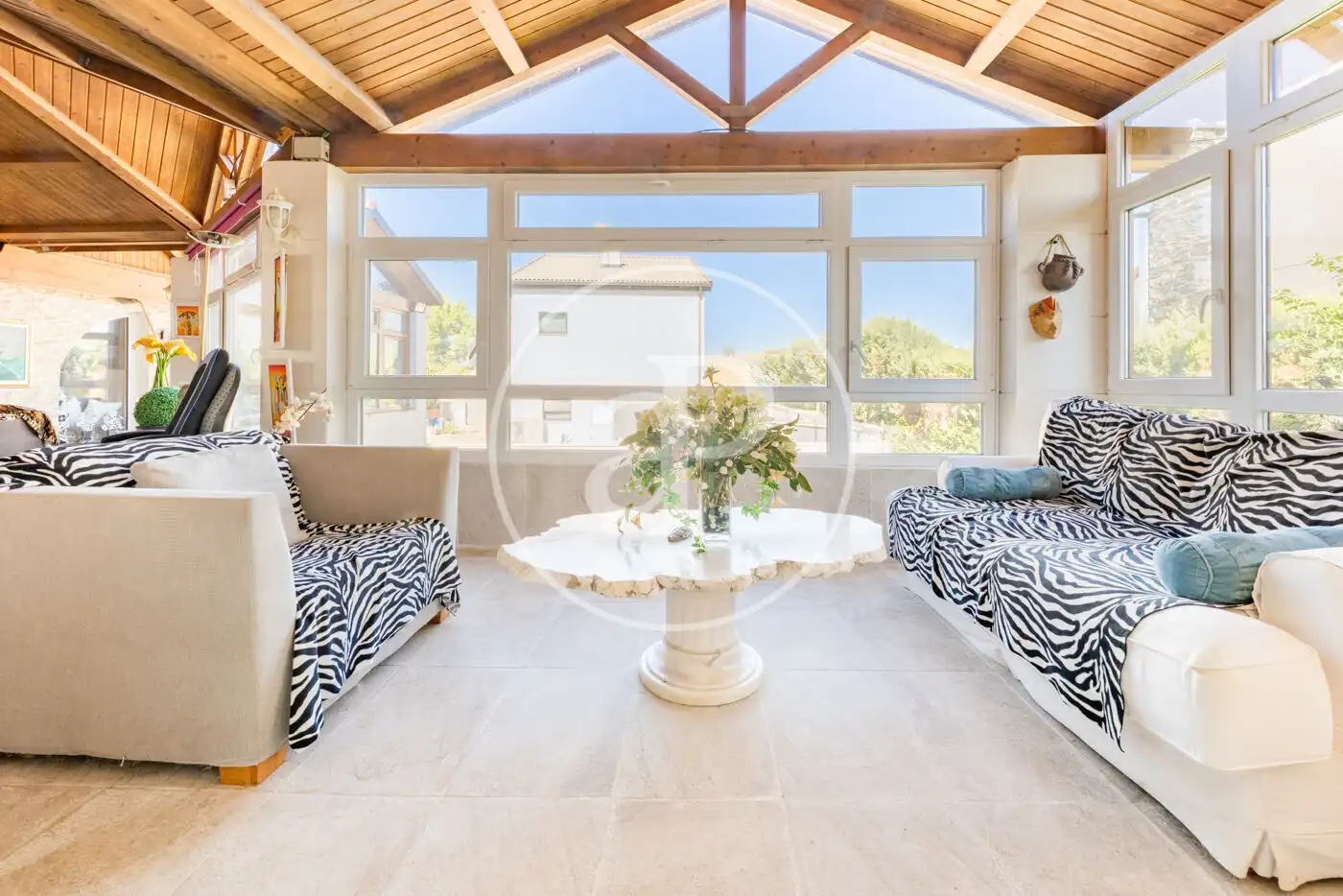 Living room of Houses for sale in Valdeolmos-Alalpardo, Madrid