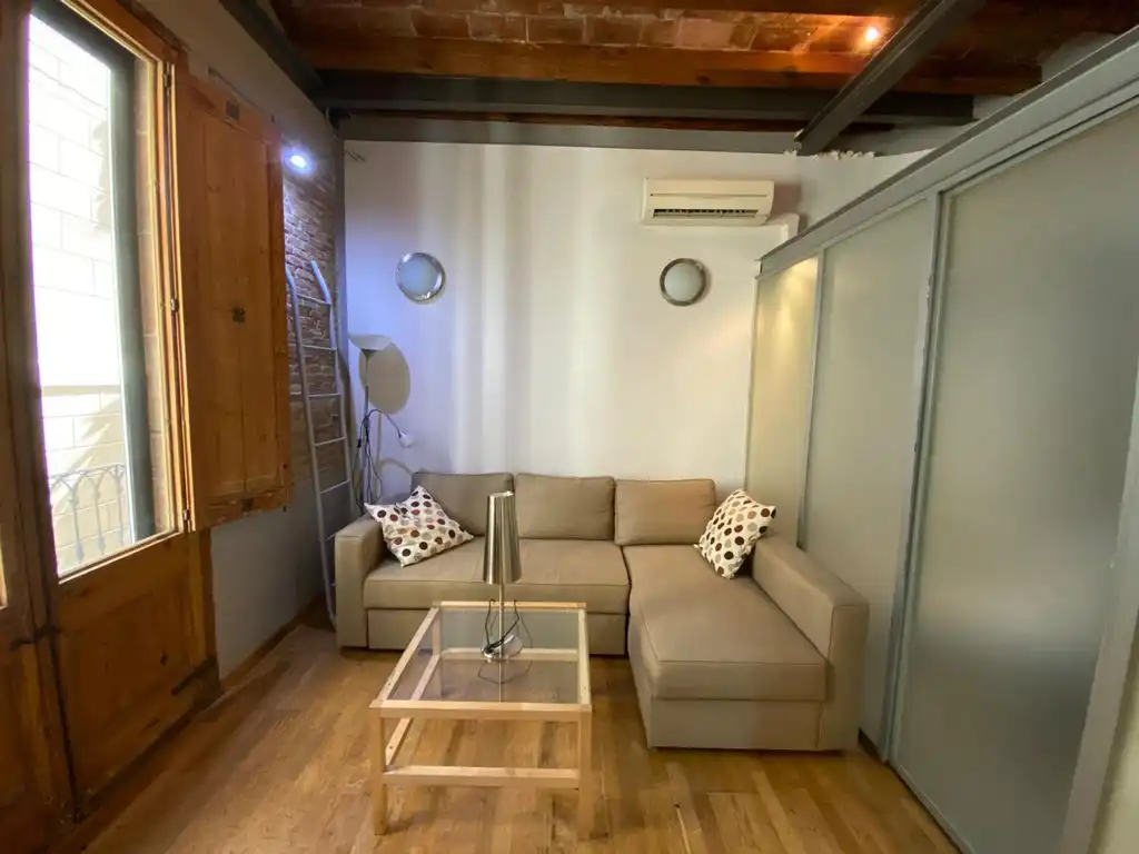 Living room of Study for rent in Barcelona  with Air Conditioner, Heating and Parquet flooring