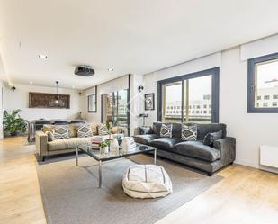Living room of Flat for sale in  Barcelona Capital  with Air Conditioner, Heating and Parquet flooring