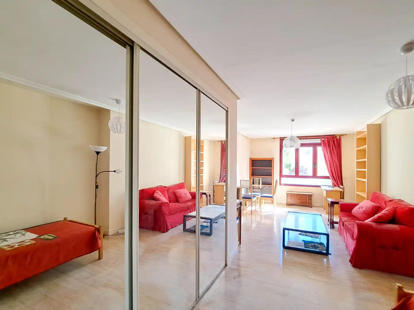 Sala d'estar de Estudi en venda en Madrid amb Aire condicionat, Calefacció i Parquet