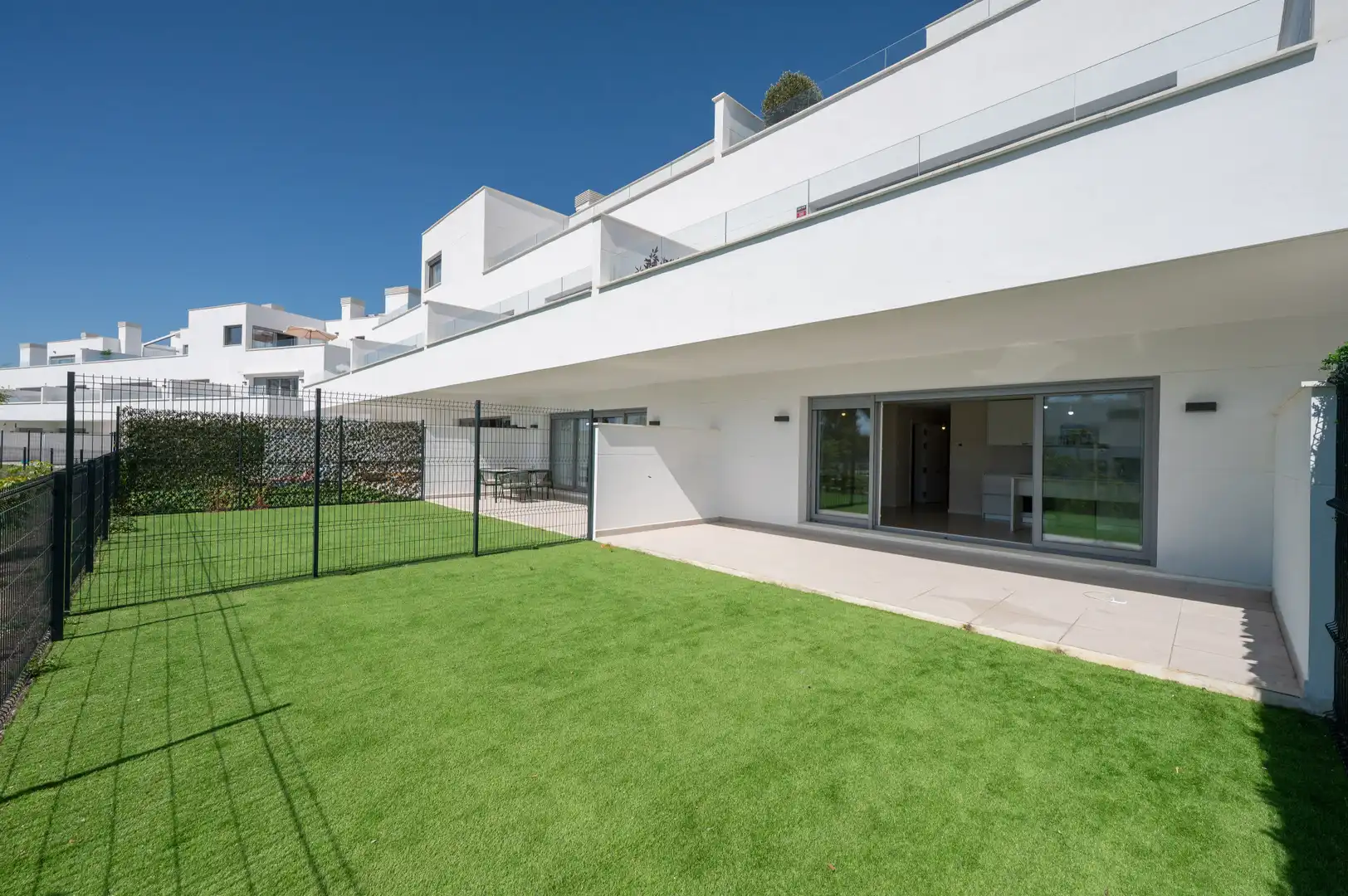 Terrace of Ground floor for sale in Estepona  with Air Conditioner, Private garden and Terrace