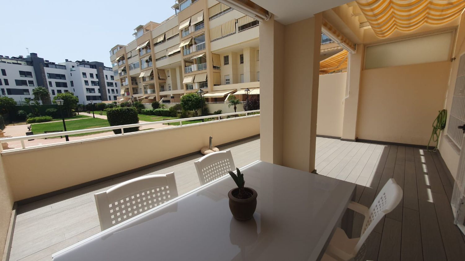 Terrassa de Pis de lloguer en Torremolinos amb Aire condicionat, Calefacció i Terrassa