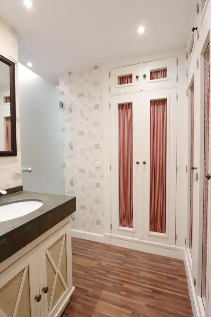 Baño de Piso de alquiler en Madrid con Aire acondicionado, Calefacción y Parquet