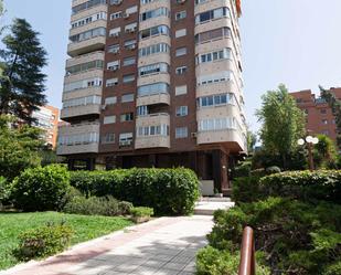 Exterior view of Apartment to rent in  Madrid Capital  with Air Conditioner and Terrace