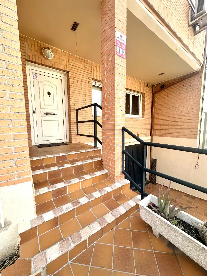 Terraza de Casa adosada en venta en Madrid con Aire acondicionado, Calefacción y Jardín privado