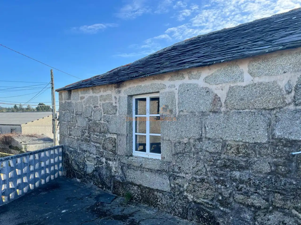 Houses for sale in A Capela