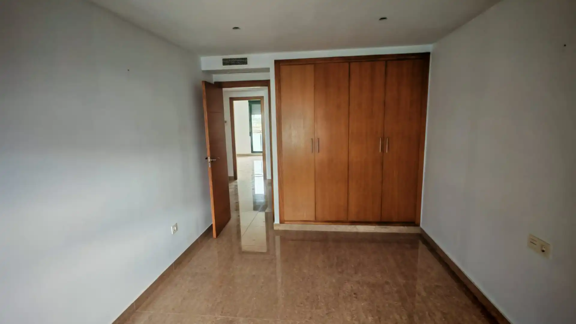 Schlafzimmer von Einfamilien-Reihenhaus zum Verkauf in Valencia mit Terrasse, Abstellraum und Ofen