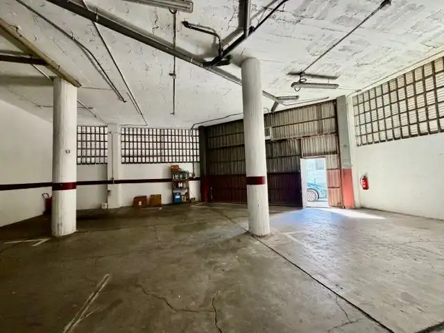 Local de lloguer en L'Hospitalet de Llobregat