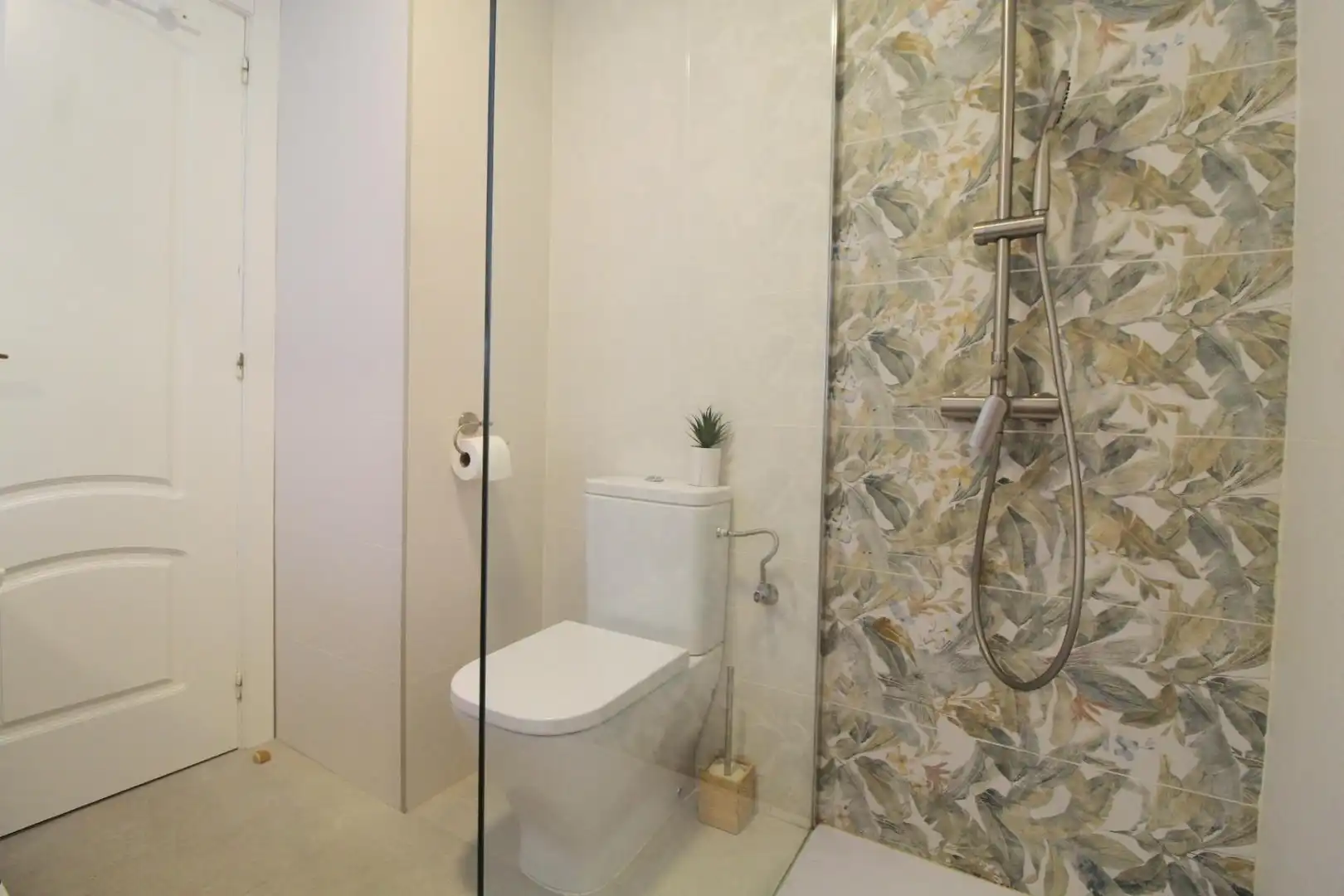 Badezimmer von Wohnungen zum Verkauf in Torrevieja mit Terrasse und Möbliert