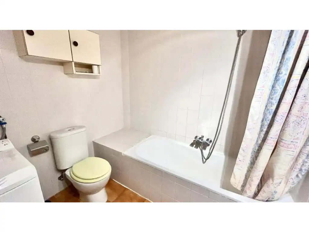 Baño de Apartamento en venta en Roses con Balcón