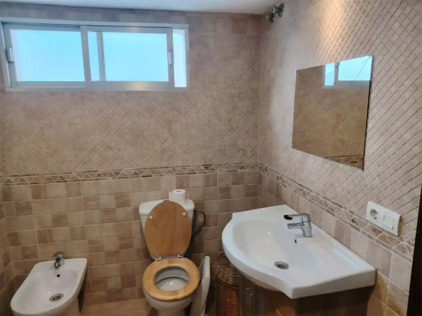 Baño de Piso de alquiler en Málaga con Aire acondicionado