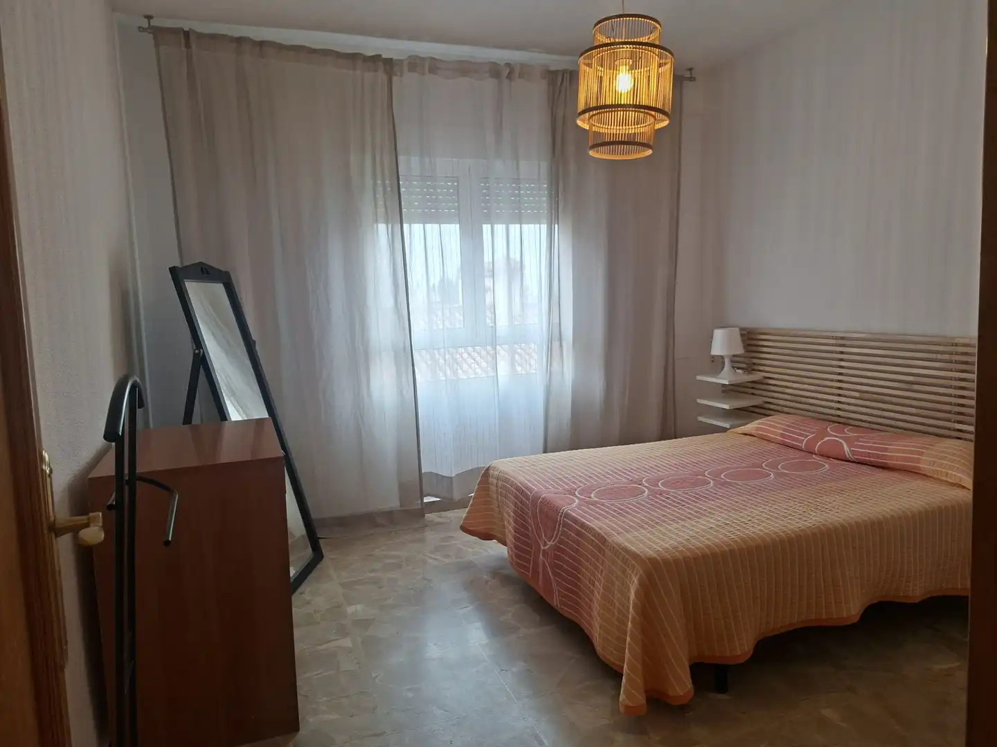 Schlafzimmer von Wohnung zur Miete in Granada mit Heizung, Terrasse und Möbliert