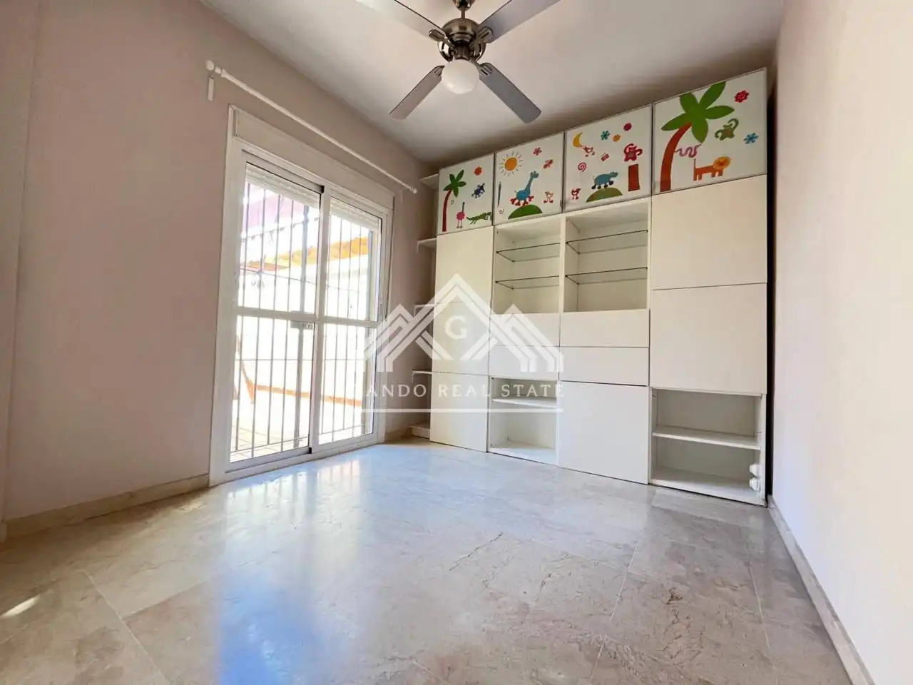 Garden of Houses for sale in Dos Hermanas  with Air Conditioner