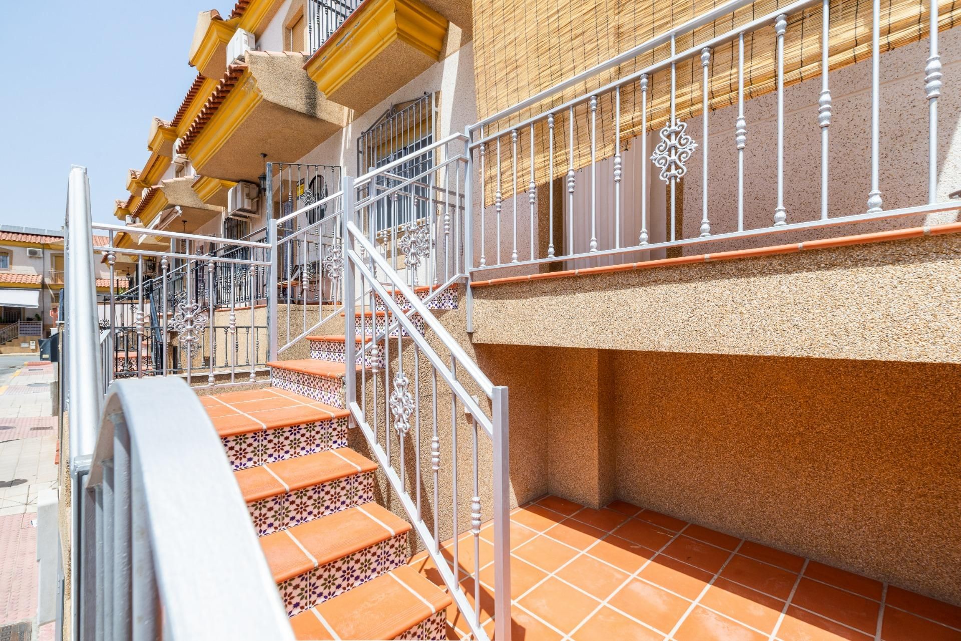 Exterior view of Single-family semi-detached for sale in Cijuela  with Air Conditioner and Balcony