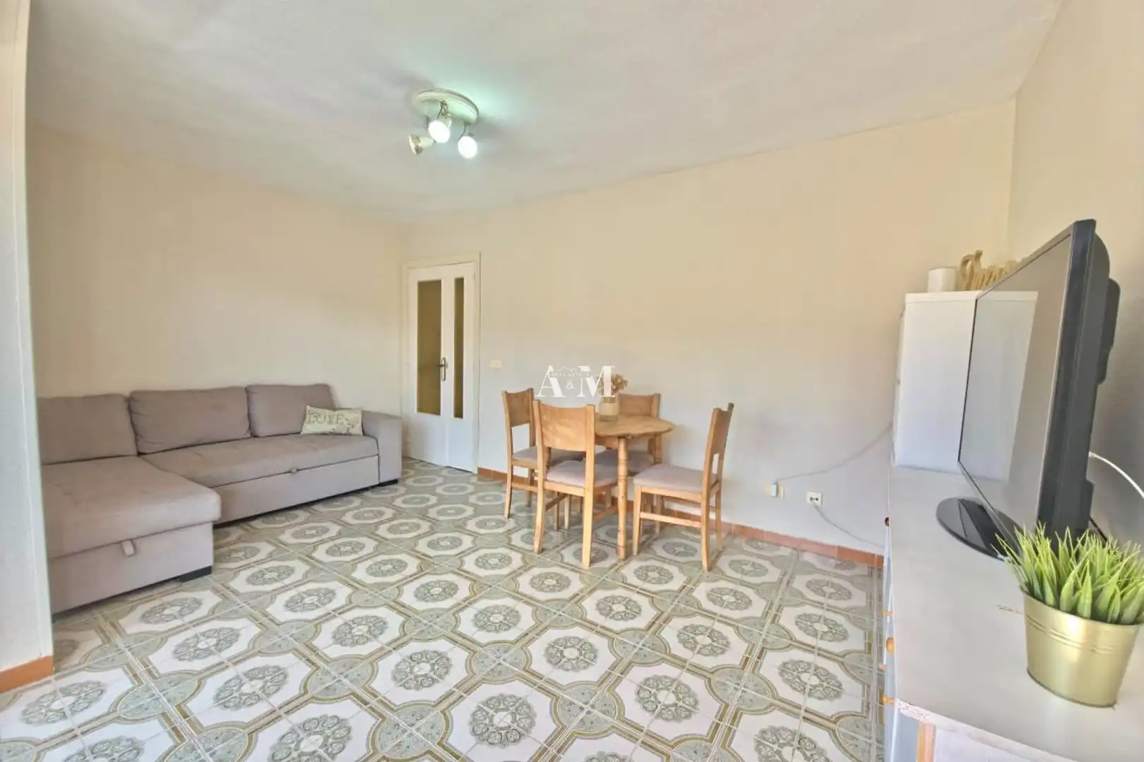 Wohnzimmer von Wohnung zur Miete in Torrevieja mit Heizung, Terrasse und Schwimmbad