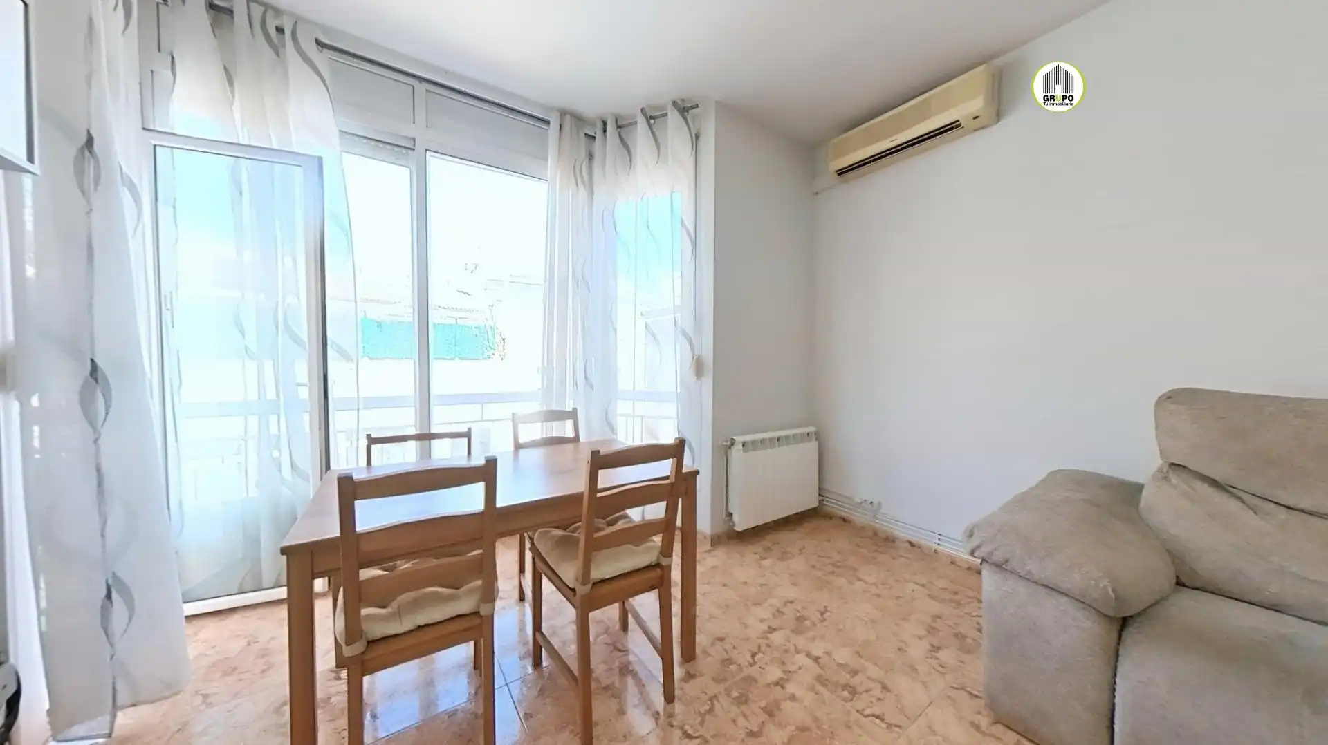 Schlafzimmer von Wohnung zum Verkauf in Esplugues de Llobregat mit Klimaanlage, Heizung und Balkon