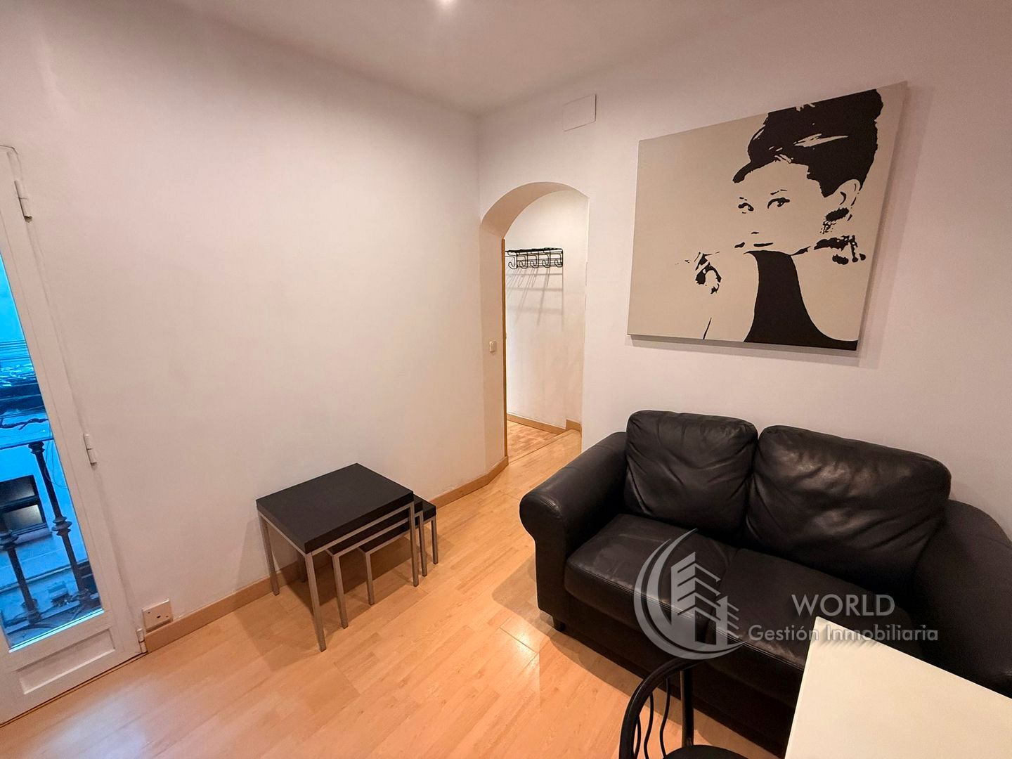 Sala de estar de Piso en venta en  Madrid Capital con Calefacción, Parquet y Amueblado