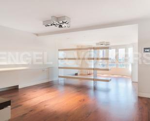 Living room of Apartment for sale in  Valencia Capital  with Air Conditioner and Balcony