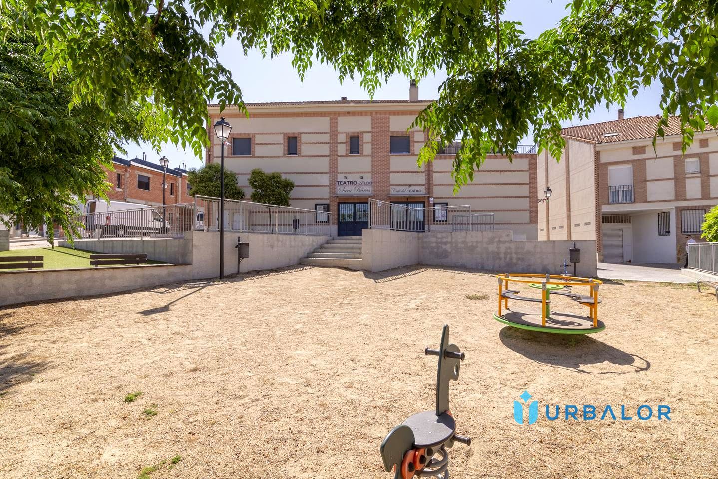 Vista exterior de Piso en venta en Valdeolmos-Alalpardo con Calefacción y Amueblado