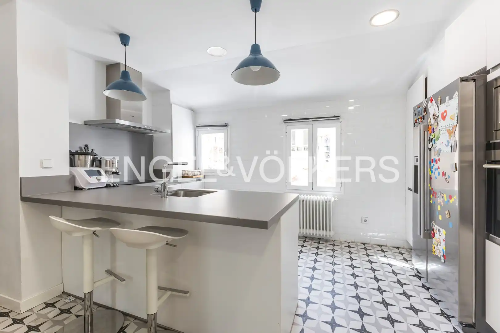 Küche von Wohnung zum Verkauf in Madrid mit Klimaanlage und Heizung