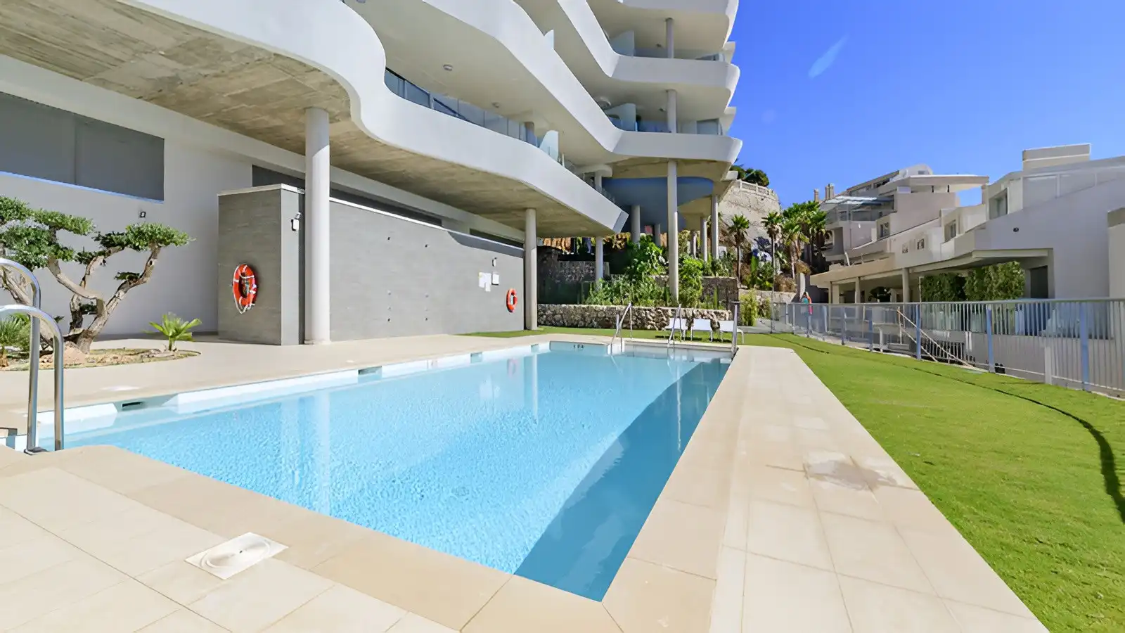 Swimming pool of Attic for sale in Benalmádena  with Air Conditioner, Heating and Terrace