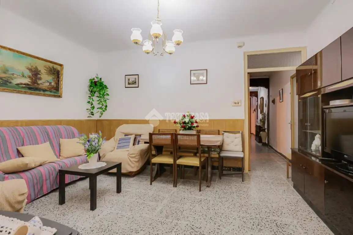 Sala de estar de Casa adosada en venta en Terrassa
