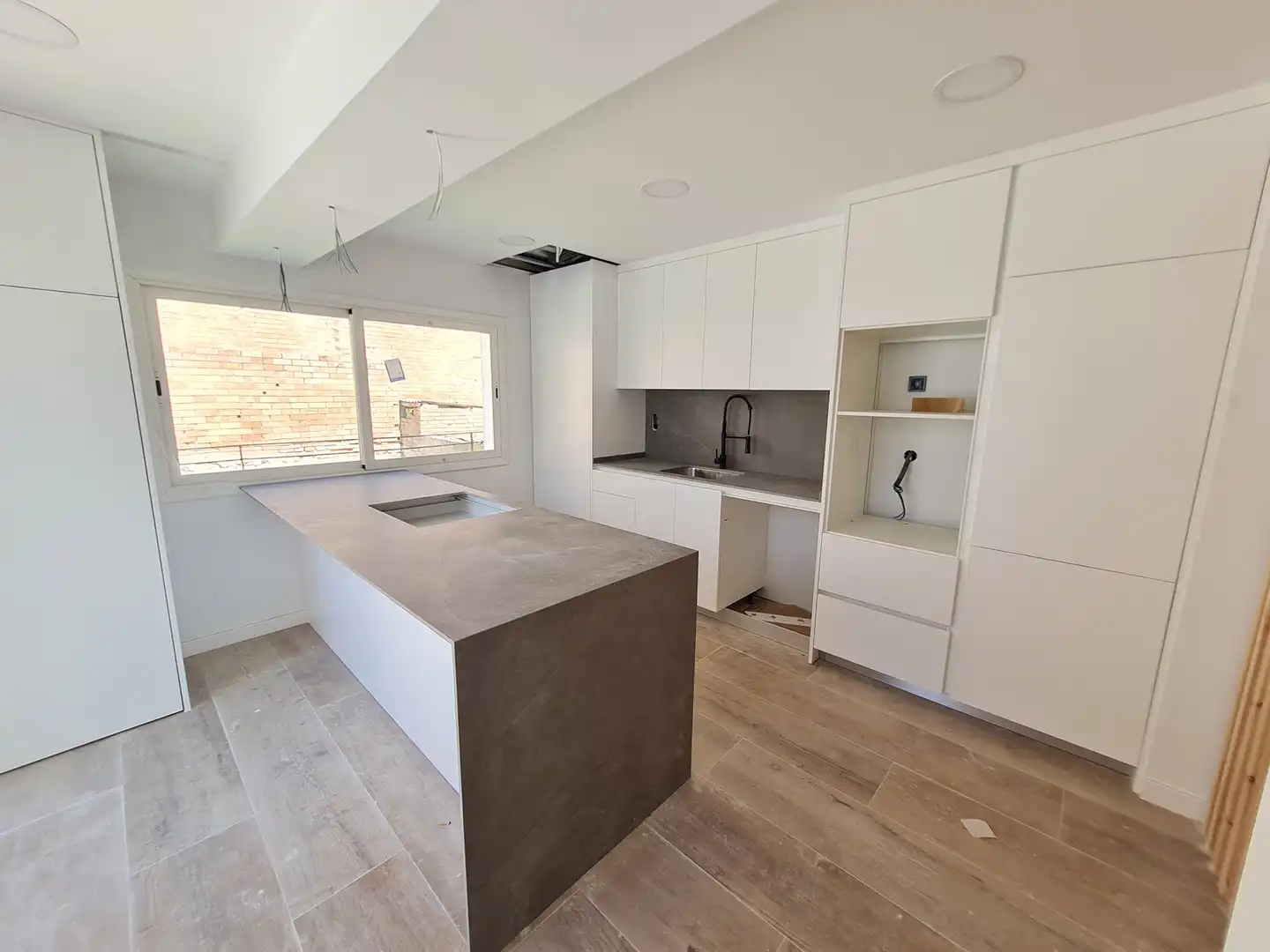 Duplex with terrace to rent in Carrer de les Abelles 74, imagen 2