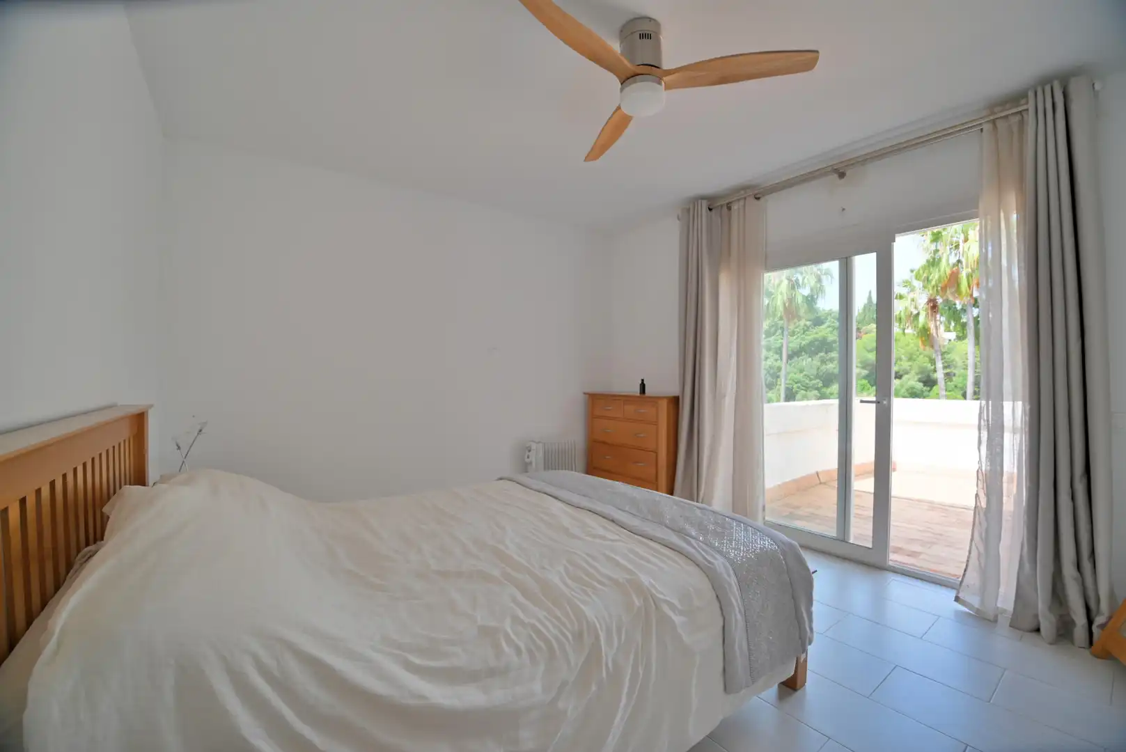 Casa amb piscina en venda a Calahonda, imagen 5