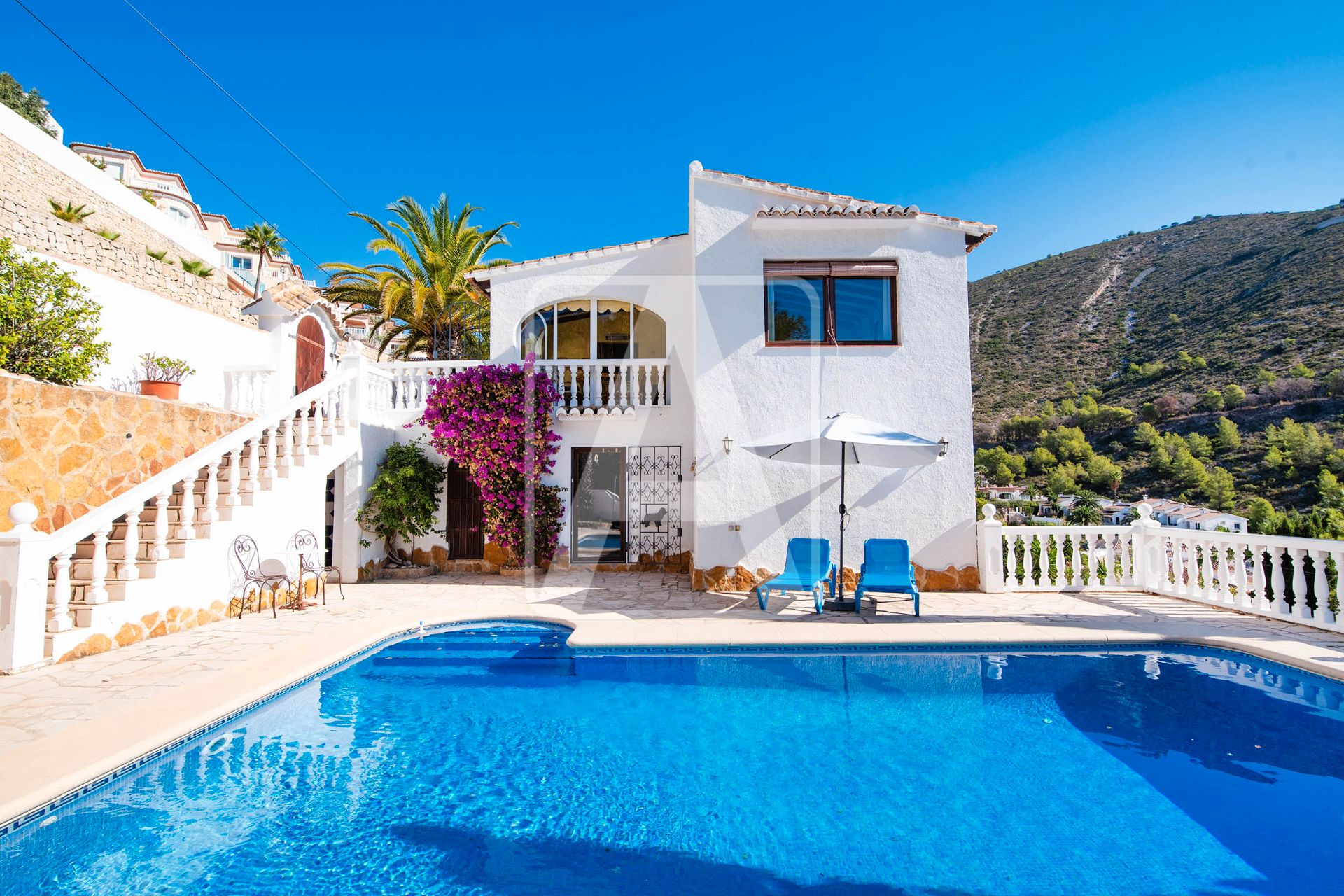 Vista exterior de Casa o xalet en venda en Benitachell / El Poble Nou de Benitatxell amb Aire condicionat, Calefacció i Jardí privat