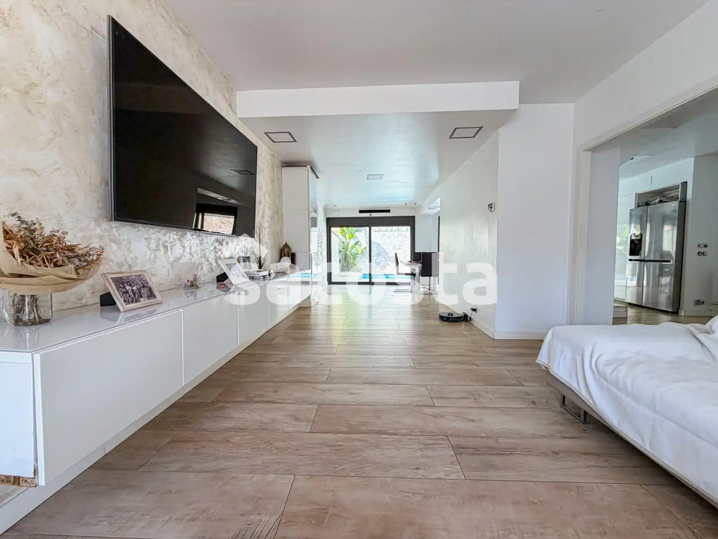 Sala d'estar de Casa adosada en venda en Canet de Mar amb Calefacció, Jardí privat i Terrassa