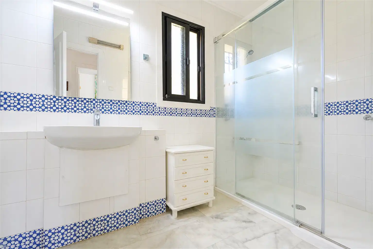 Bany de Casa o xalet en venda en Mijas amb Aire condicionat, Jardí privat i Terrassa