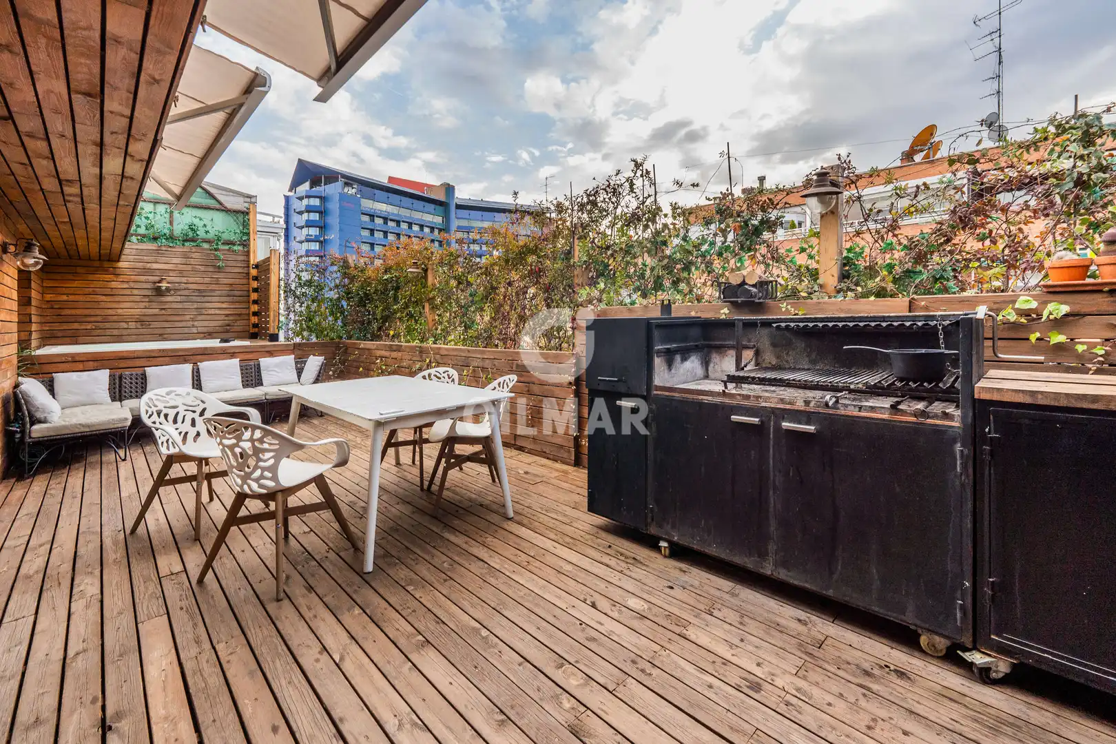 Terraza de Ático en venta en Madrid con Calefacción, Piscina y Balcón