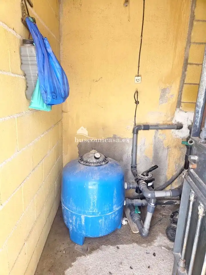Piscina de Casa o xalet en venda en Jaén amb Aire condicionat, Calefacció i Jardí privat
