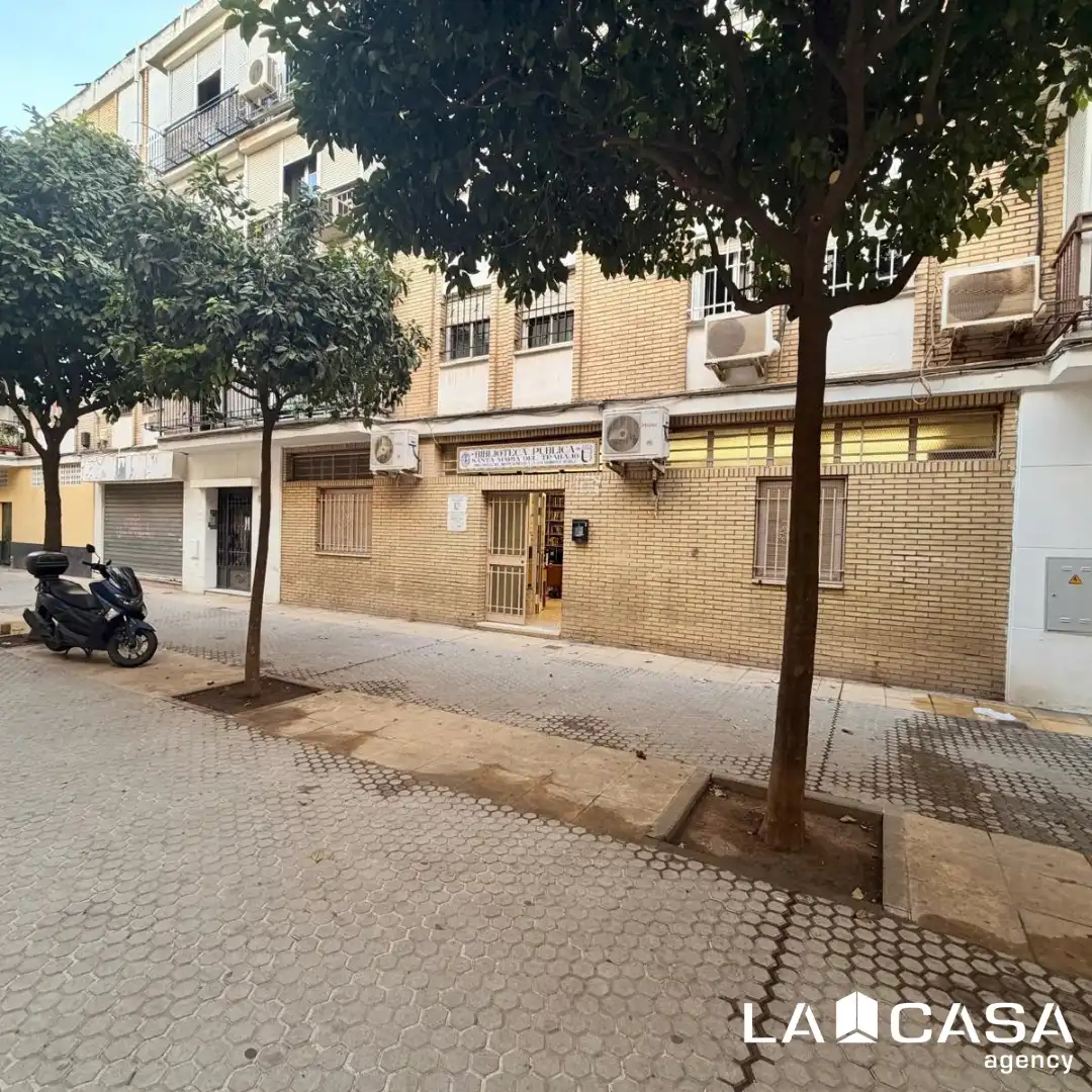 Vista exterior de Pis en venda en Macarena