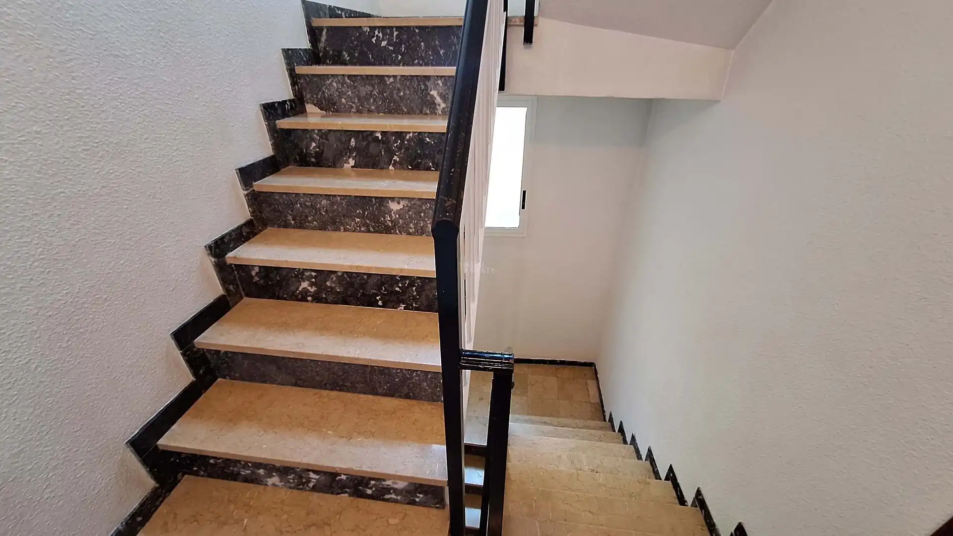 Ático en venta en Elche / Elx con Terraza y Balcón