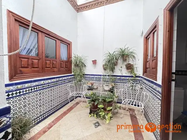 Jardí de Casa o xalet en venda en Carmona amb Aire condicionat i Calefacció