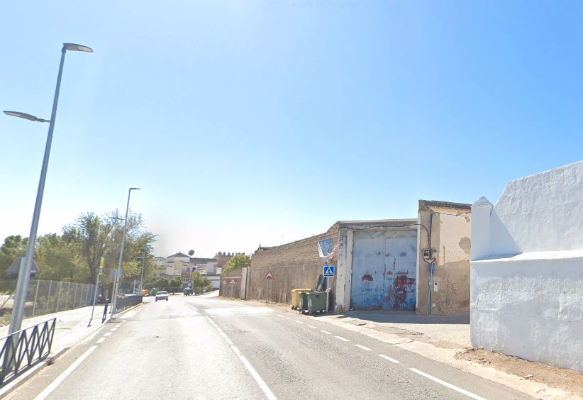 Außenansicht von Fabrikhallen zum verkauf in Marchena