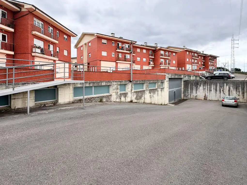 Vista exterior de Local de lloguer en Marina de Cudeyo