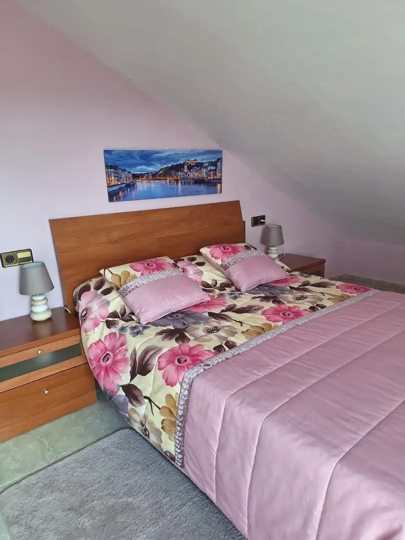 Dormitori de Casa o xalet de lloguer en Carreño amb Calefacció, Jardí privat i Piscina