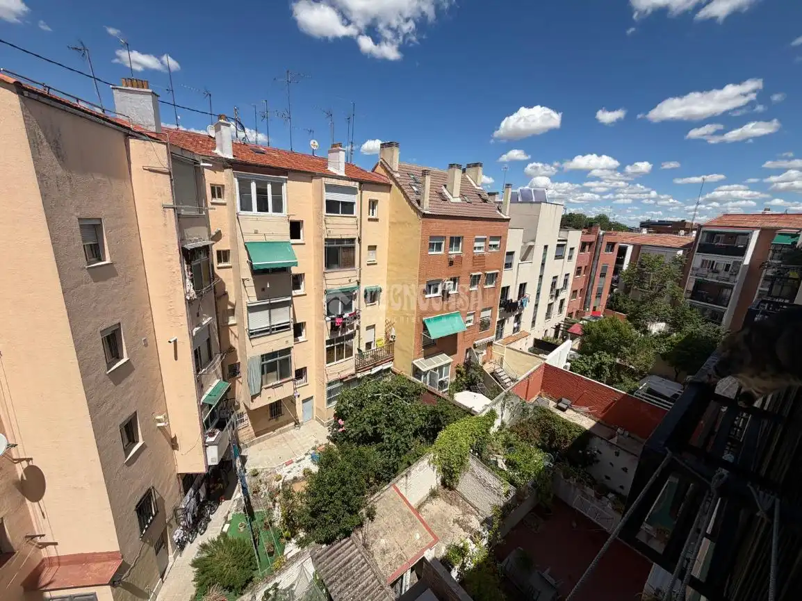 Exterior view of Flat for sale in Madrid  with Air Conditioner, Heating and Balcony