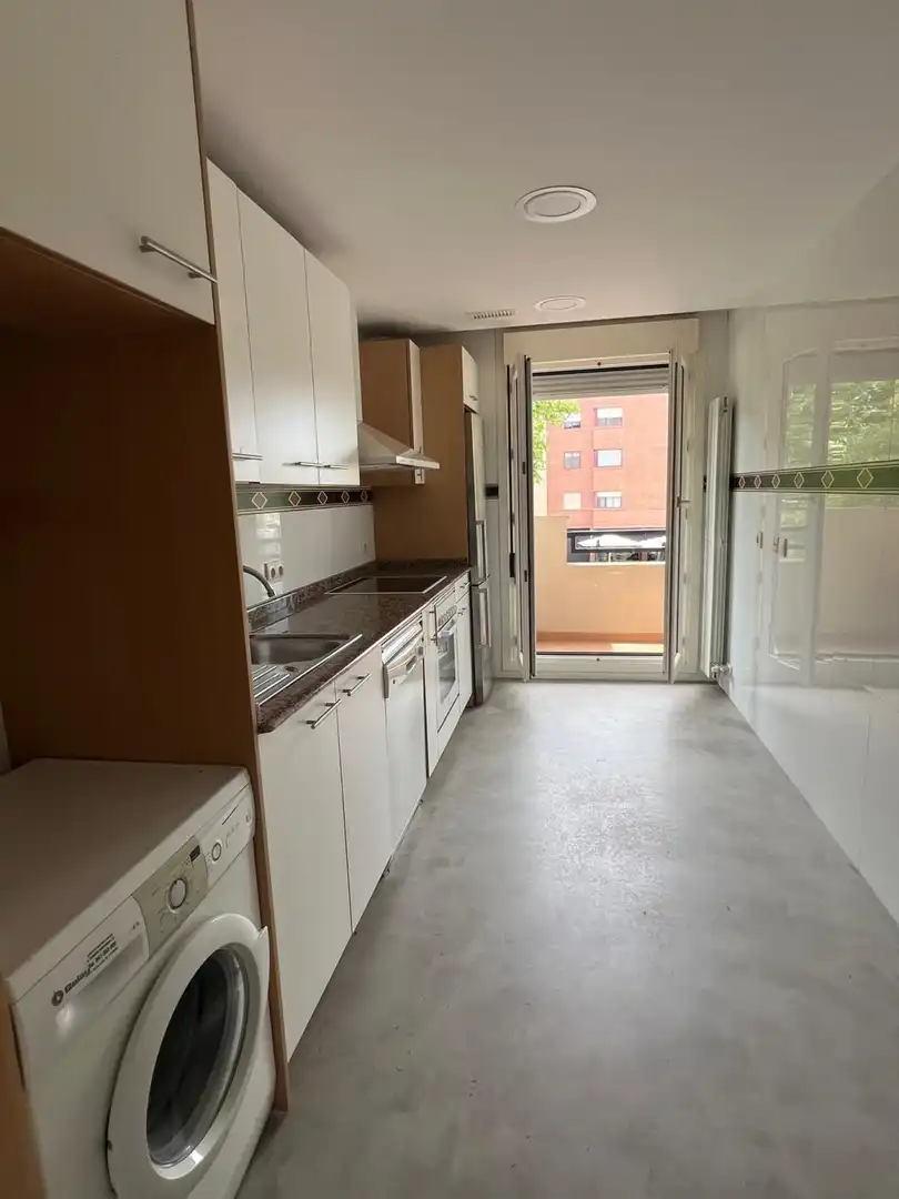 Cocina de Piso en venta en  Logroño con Calefacción, Parquet y Terraza