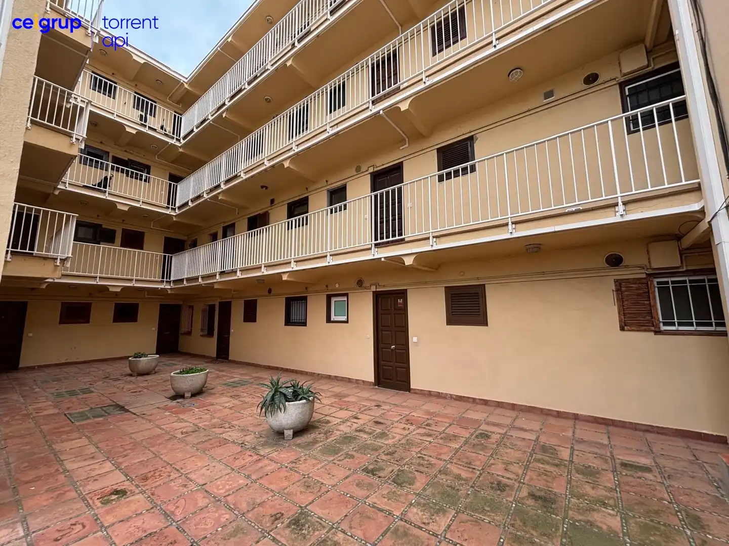 Außenansicht von Wohnung zum Verkauf in L'Estartit mit Terrasse