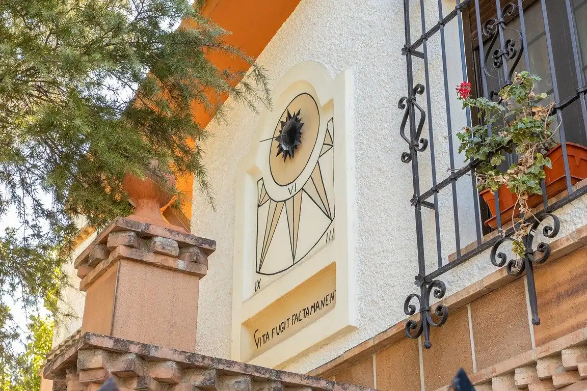 Vista exterior de Casa o xalet en venda en Peligros amb Aire condicionat, Calefacció i Jardí privat